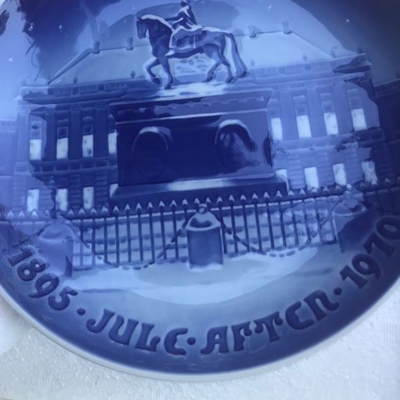 Lot of collectible plates - Picture 1 of 8